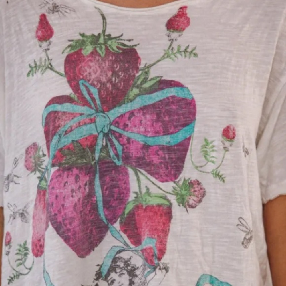 Magnolia Pearl Gather Me Berries Tee